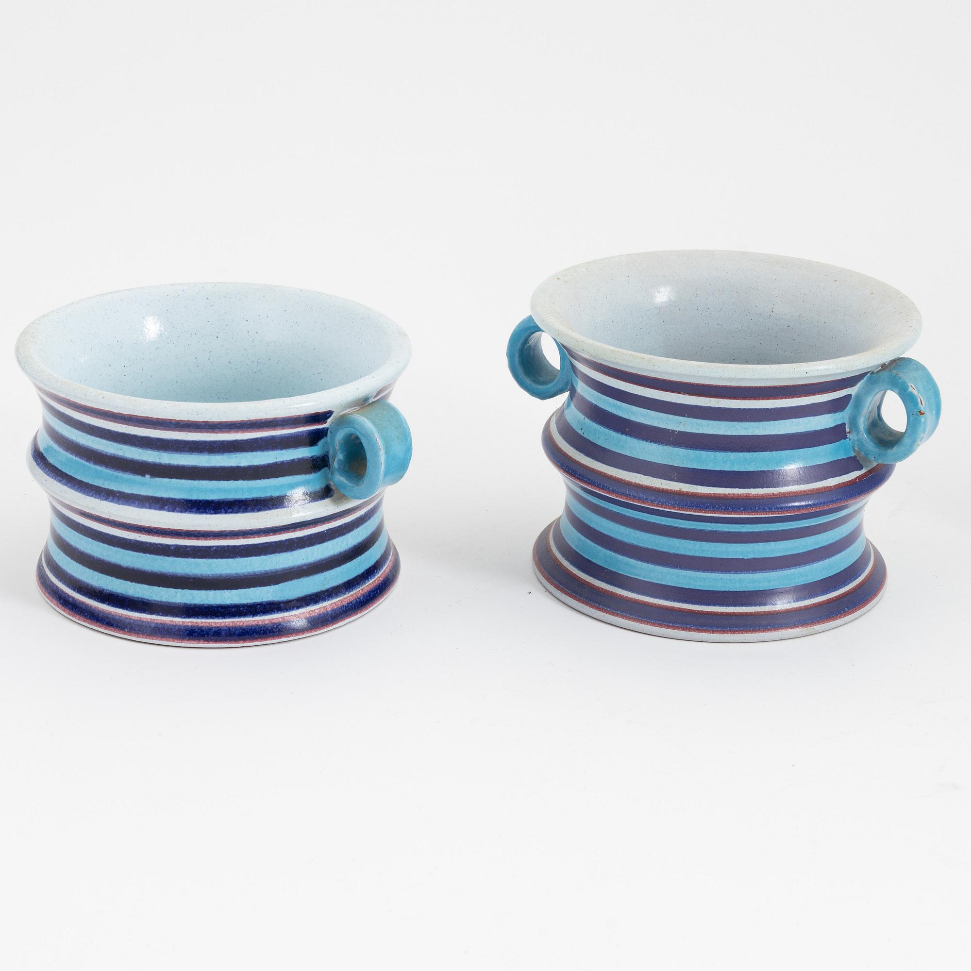 Stig Lindberg, vaser, 3 st, ljusstakar, 2 st och burk med lock, fajans, Gustavsbergs studio.