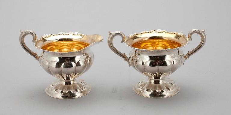 SOCKERSKÅL OCH GRÄDDSNÄCKA, silver, Kultakeskus, 1999. Vikt tot. 172 g.