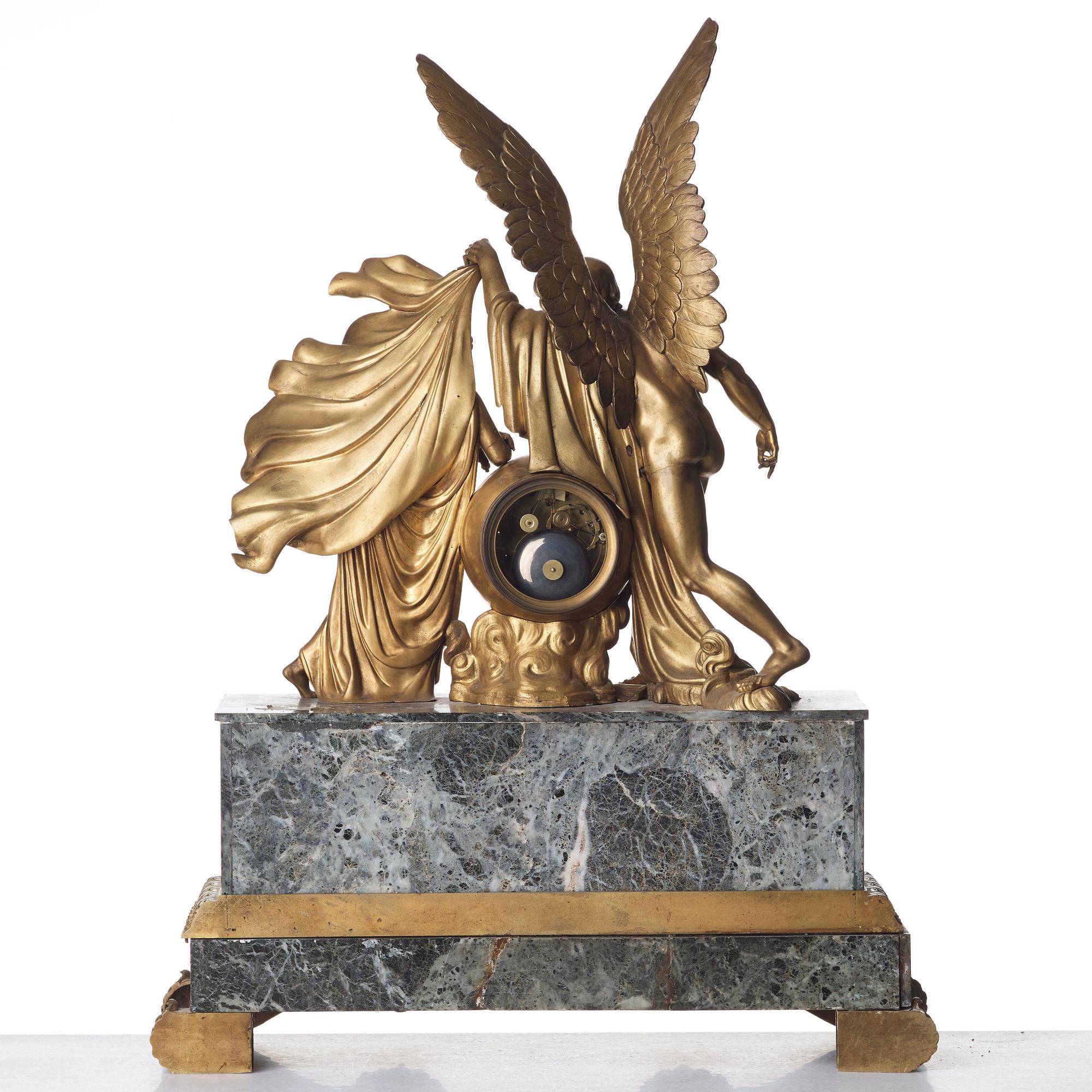 A French mantel clock, first half of the 19th century.