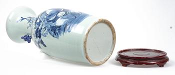 GOLVURNA, porslin, Kina, 1800-tal.