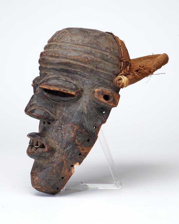 Two african 20th cent wood masks.