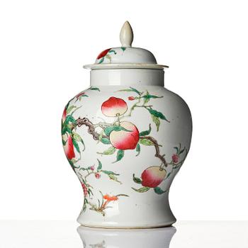 A famille rose 'peach' vase, late Qing dynasty/Republic.