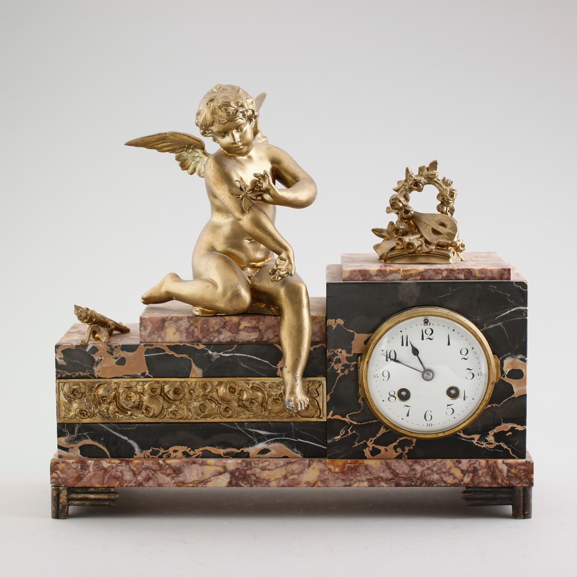 BORDSPENDYL, 1900-talets första hälft.