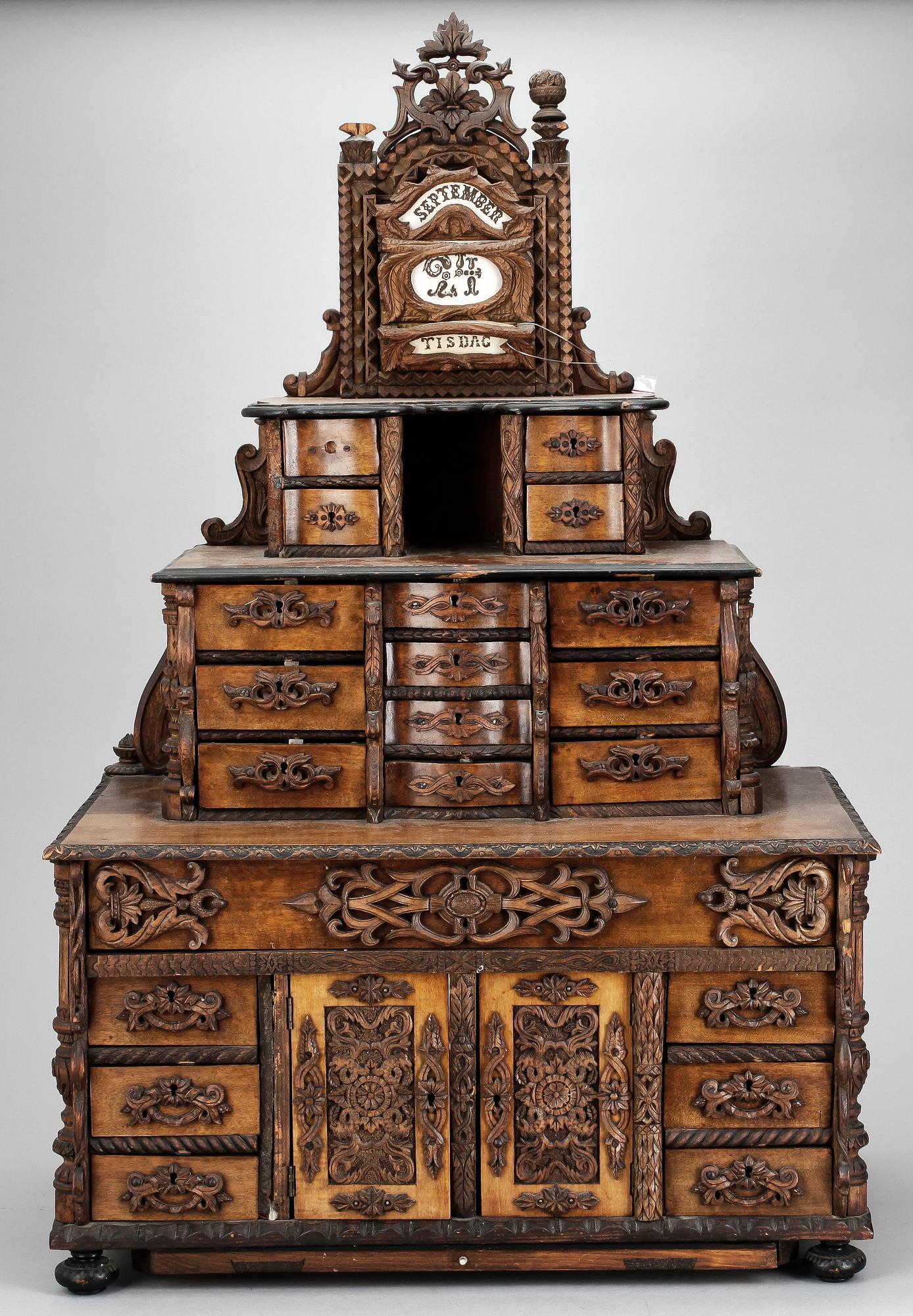 SKÅP, med kalender, 1800-talets slut.