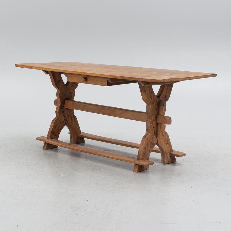 A trestle table, 18th century.