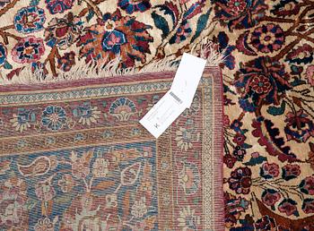 SEMI-ANTIQUE SILK KASHAN. 317 x 209,5 cm.