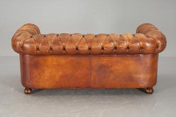 SOFFA, chesterfield, 1900-talets andra hälft.