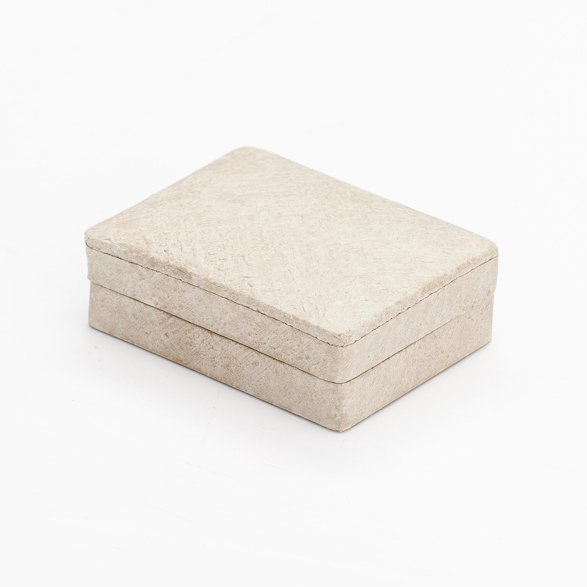 A silver necklace with a synthetic spinel and diamonds ca. 3.00 ct in total. Late 19th century.