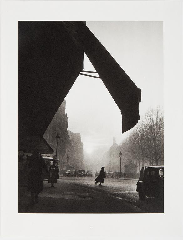 WILLY RONIS, Limited Edition Portfolio with 12 Collotype Plates, signed and numbered 238/290 on the colophon.