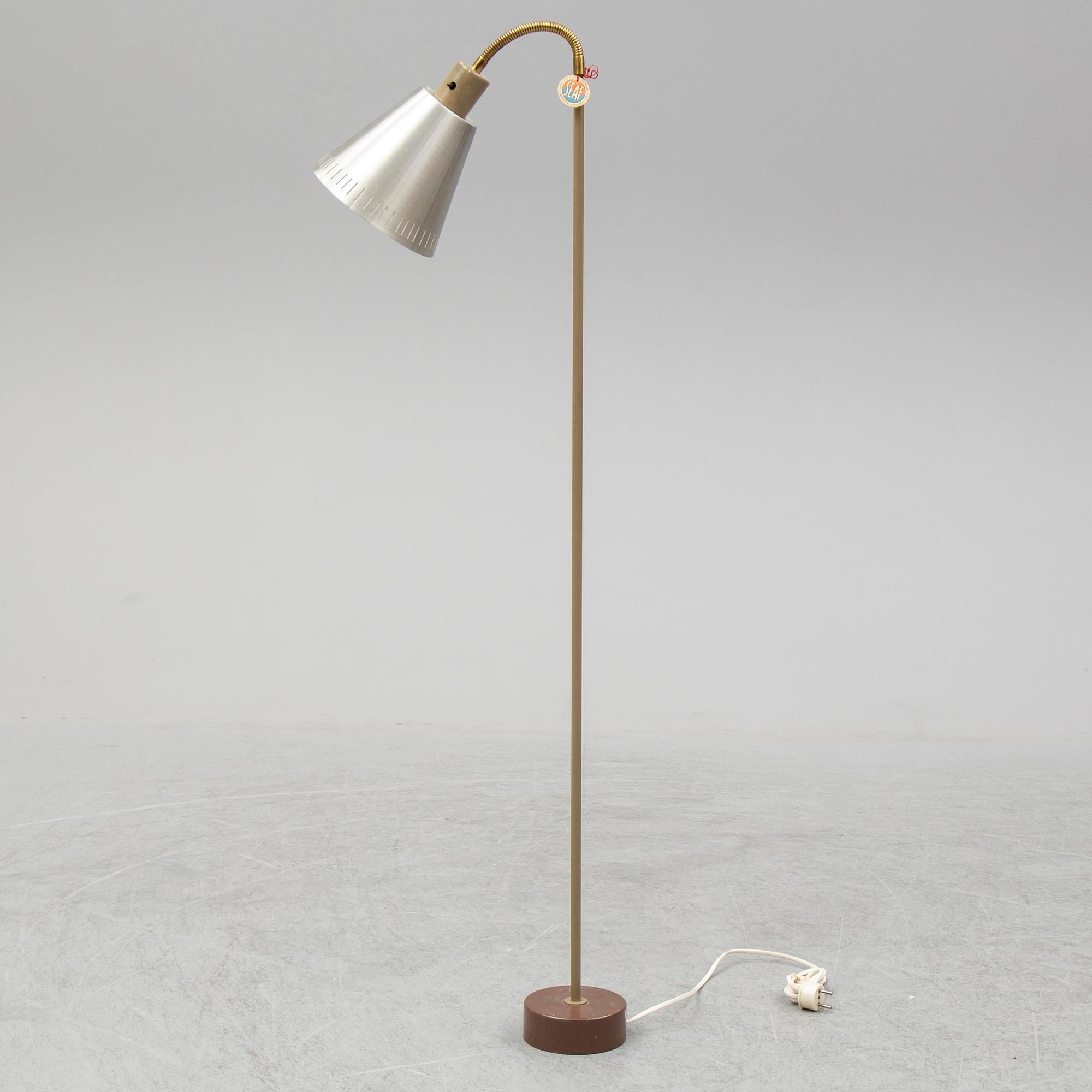 A '15748' mod 20th century floor lamp för Böhlmarks.
