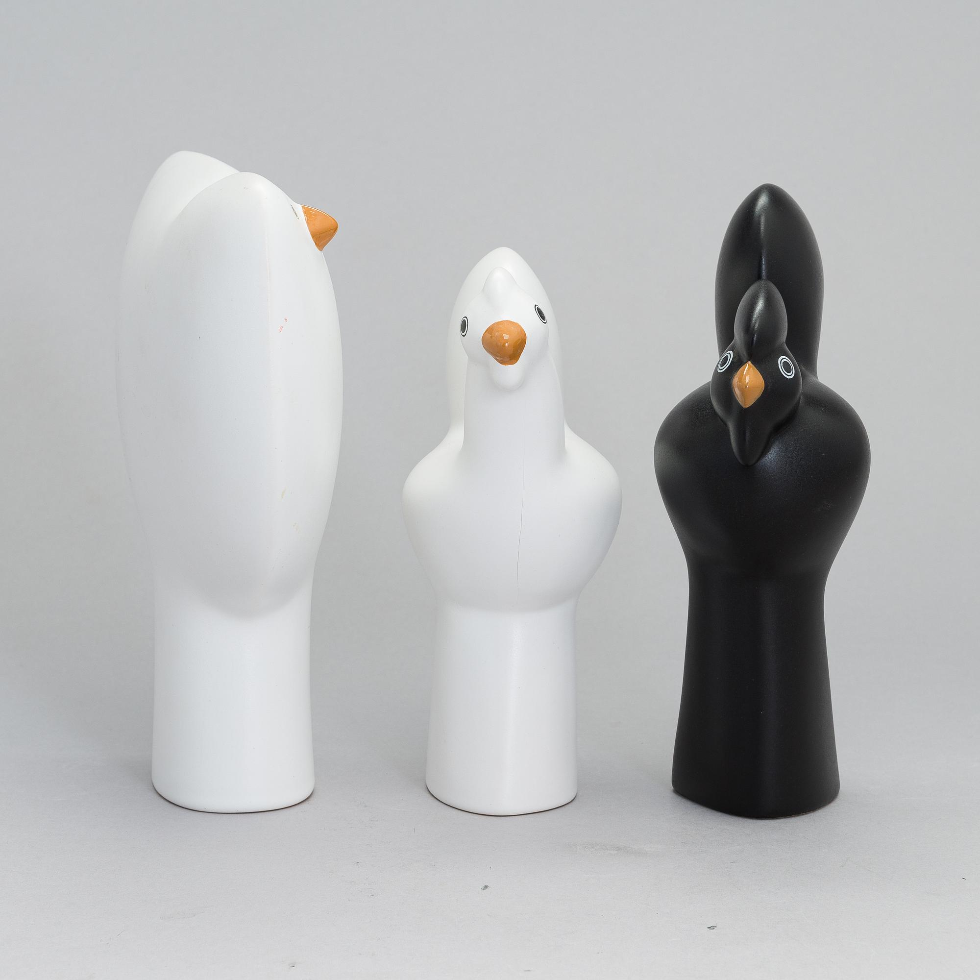 Howard Smith, figuriineja, 3 kpl, keramiikkaa, sarjasta Parvi, Arabia 1900-luvun loppu.