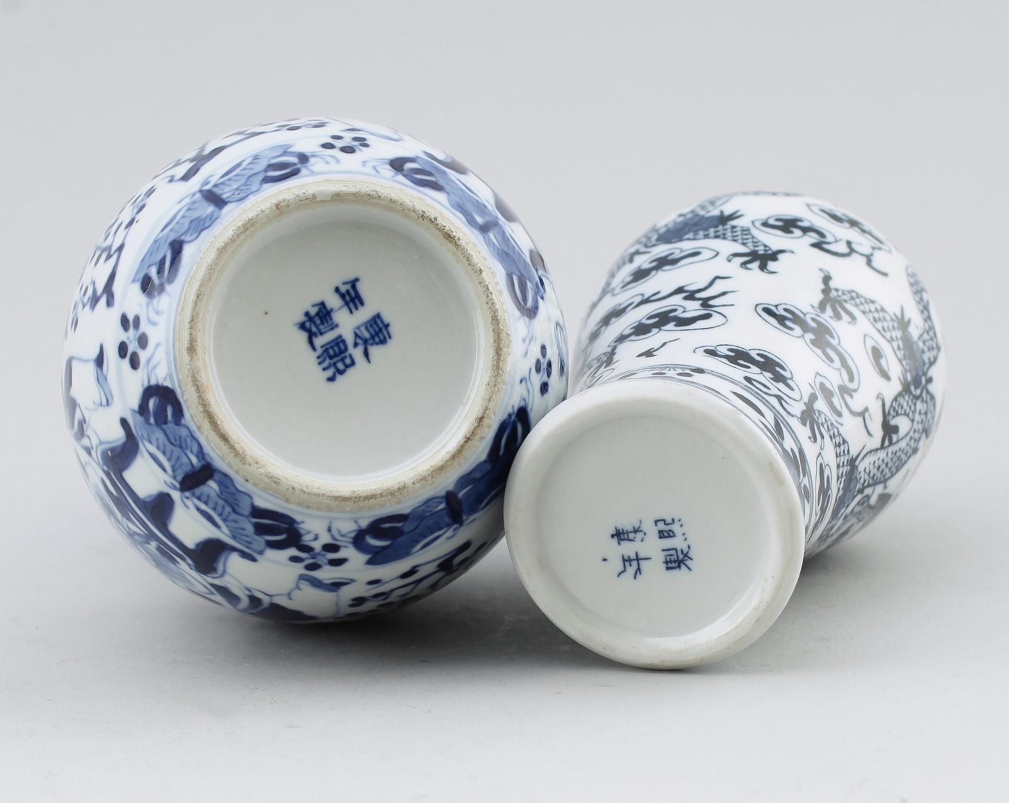 VASER, 2 st, porslin, ostindiska, 1900-tal.