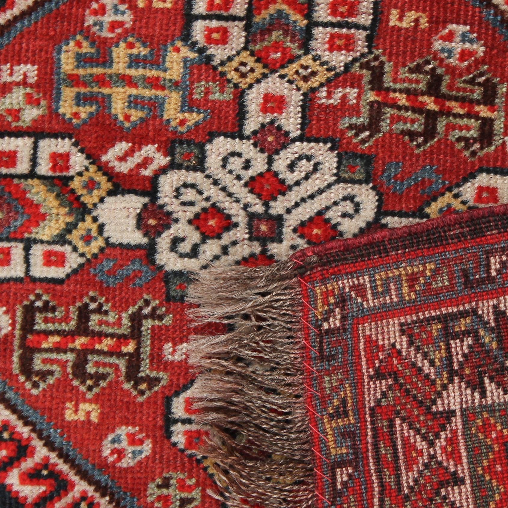 MATTA, orientalisk. Ca 57 x 69 cm.
