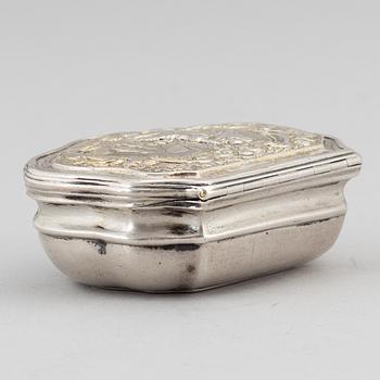 A Swedish 18th century parcel-gilt silver snuff-box, unmarked.