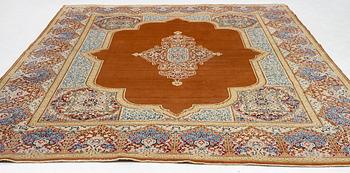 Carpet, Kerman, approx. 371 x 271 cm.