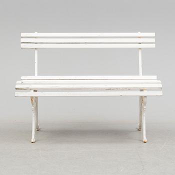 TRÄDGÅRDSBÄNK, gjutjärn och trä, 1900-tal.