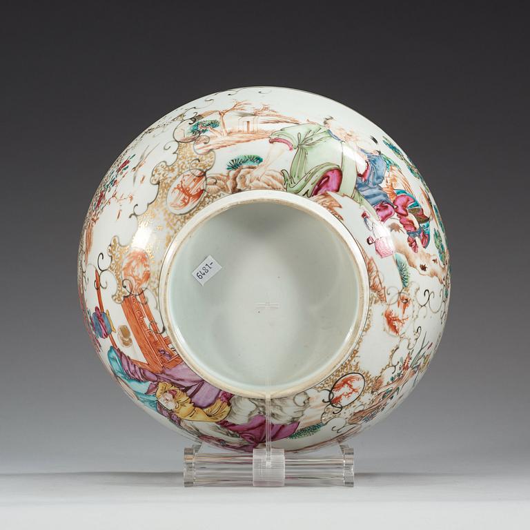 A famille rose punch bowl, Qing dynasty, Qianlong (1736-95).