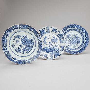 TALLRIKAR, 3 st, porslin, Qianlong (1736-1795) Kina.