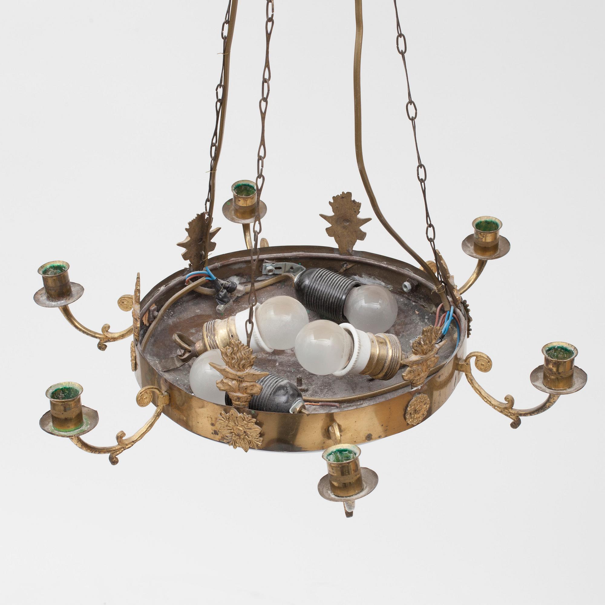 AMPEL, empire, 1800-tal. Höjd 67 cm.