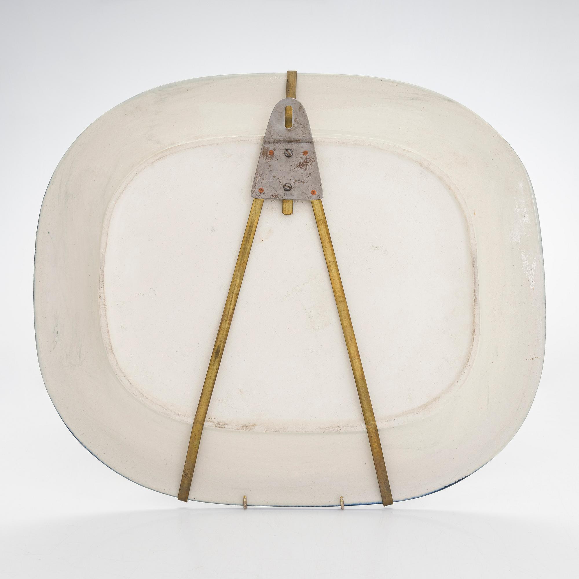 Birger Kaipiainen, a stoneware decorative plate, signed Kaipiainen, Arabia.