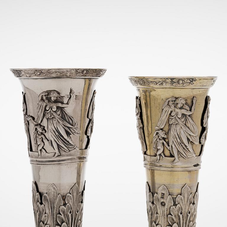 Peter Andreas Möller, Champagnestrutar, 2 st. snarlika, silver och förgyllt silver, S:t Petersburg, 1834 och 1837.