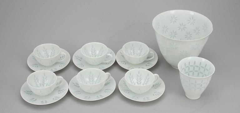 MOCKAKOPPAR, 6 st. och SKÅLAR, 2 st, risporslin, Friedl Holzer-Kjellberg, Arabia, Finland 1900-talets senare hälft.