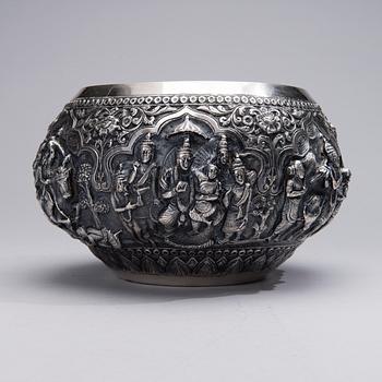 INDIAN/BURMESE SILVER BOWL with Peacock Marking.  Weight 900 g. Around 1900.