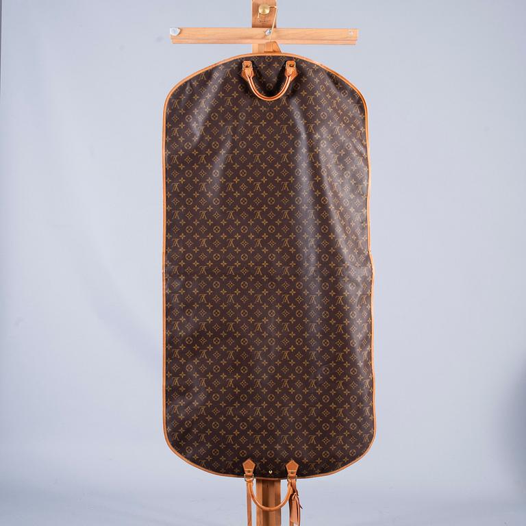 KLÄDÖVERDRAG, Louis Vuitton.