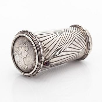 Päivänvarjonkahva, hopeaa, granaatit ja upotettu ruplan raha, Antti Nevalainen, Fabergé, Pietari 1899-1907.