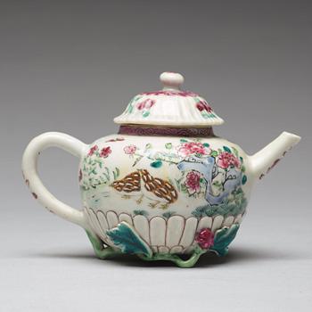 A famille rose tea pot with cover, Qing dynasty, 18th Century.