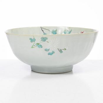 Skål samt tallrikar, ett par, porslin, Kina, Yongcheng (1723-35).