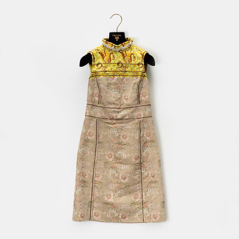 Prada, klänning samt kappa, storlek 36.