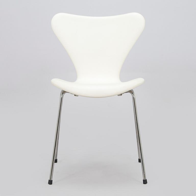 Arne Jacobsen, tuoli, "Seiska", Fritz Hansen, Tanska, 2015.