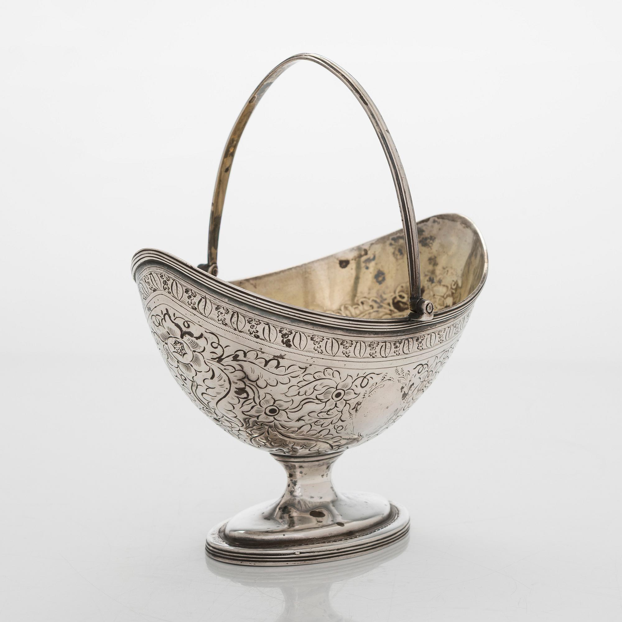 A sterling silver candy bowl, mark of William Abdy II, London, 1800.