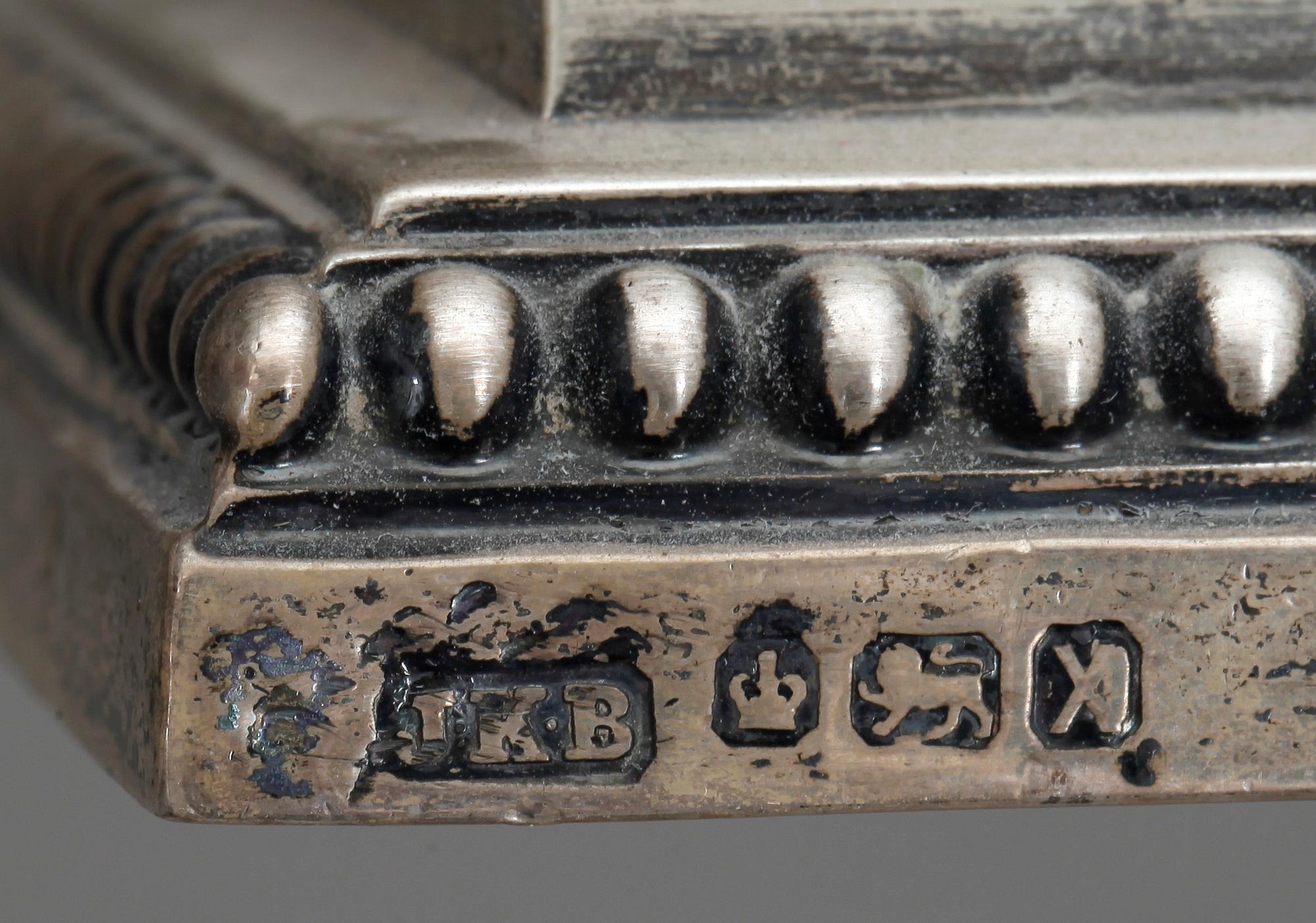 LJUSSTAKAR, ett par, silver. Sheffield 1890.