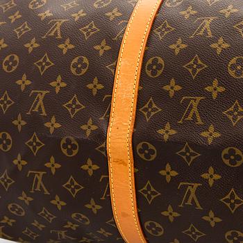 Louis Vuitton, a Monogram Canvas 'Keepall 55 bandoulière' bag.
