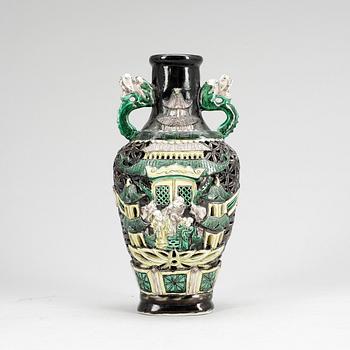 URNA, porslin, famille noirefärger, Kina, modern tillverkning.