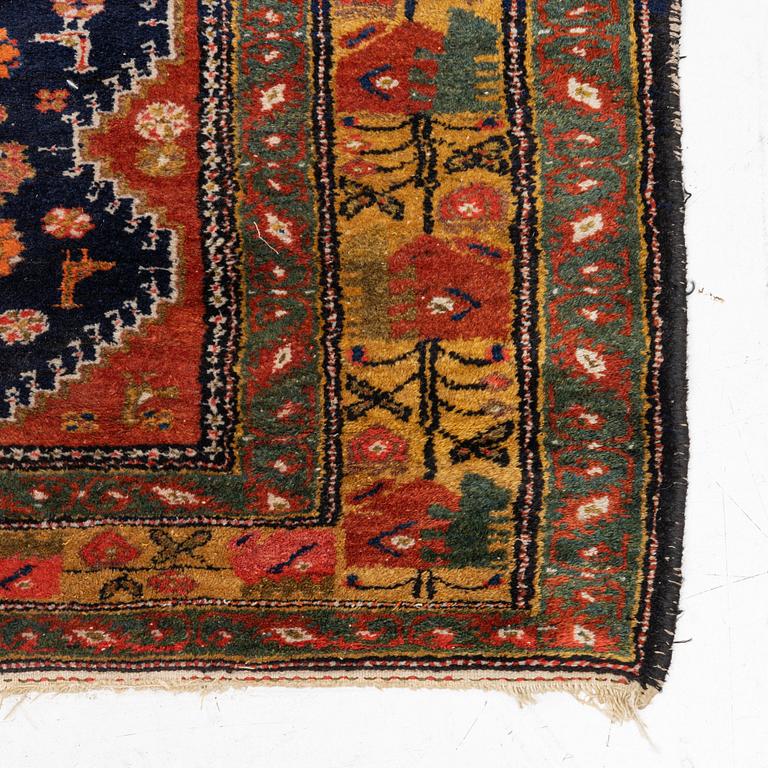 Rug, West Persian, ca 287 x 170 cm.