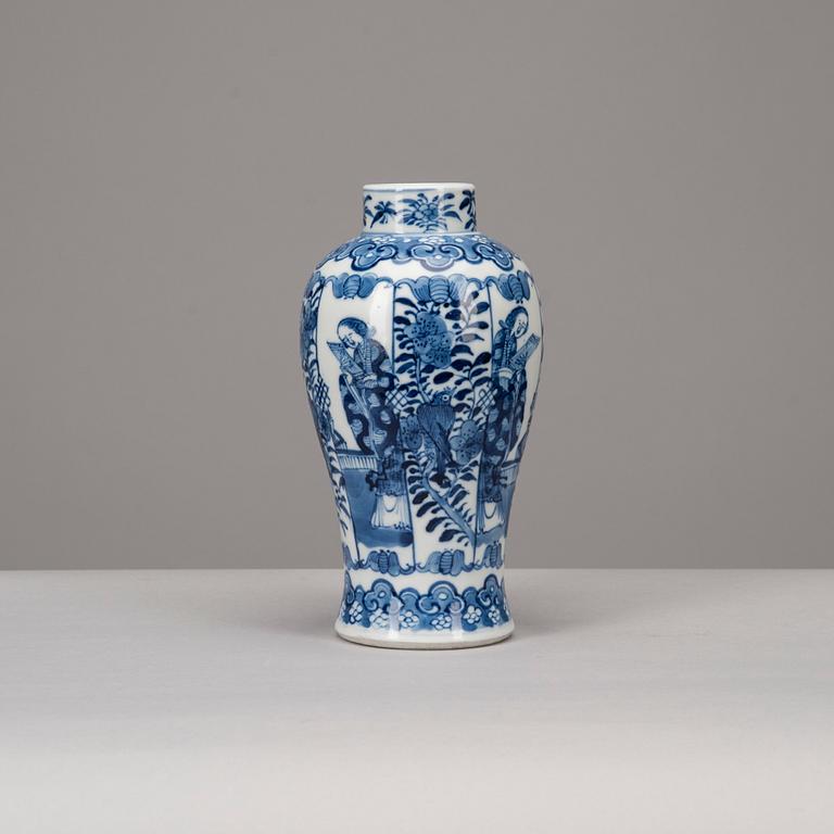 VAS, porslin, Kina 1900-talets första hälft.