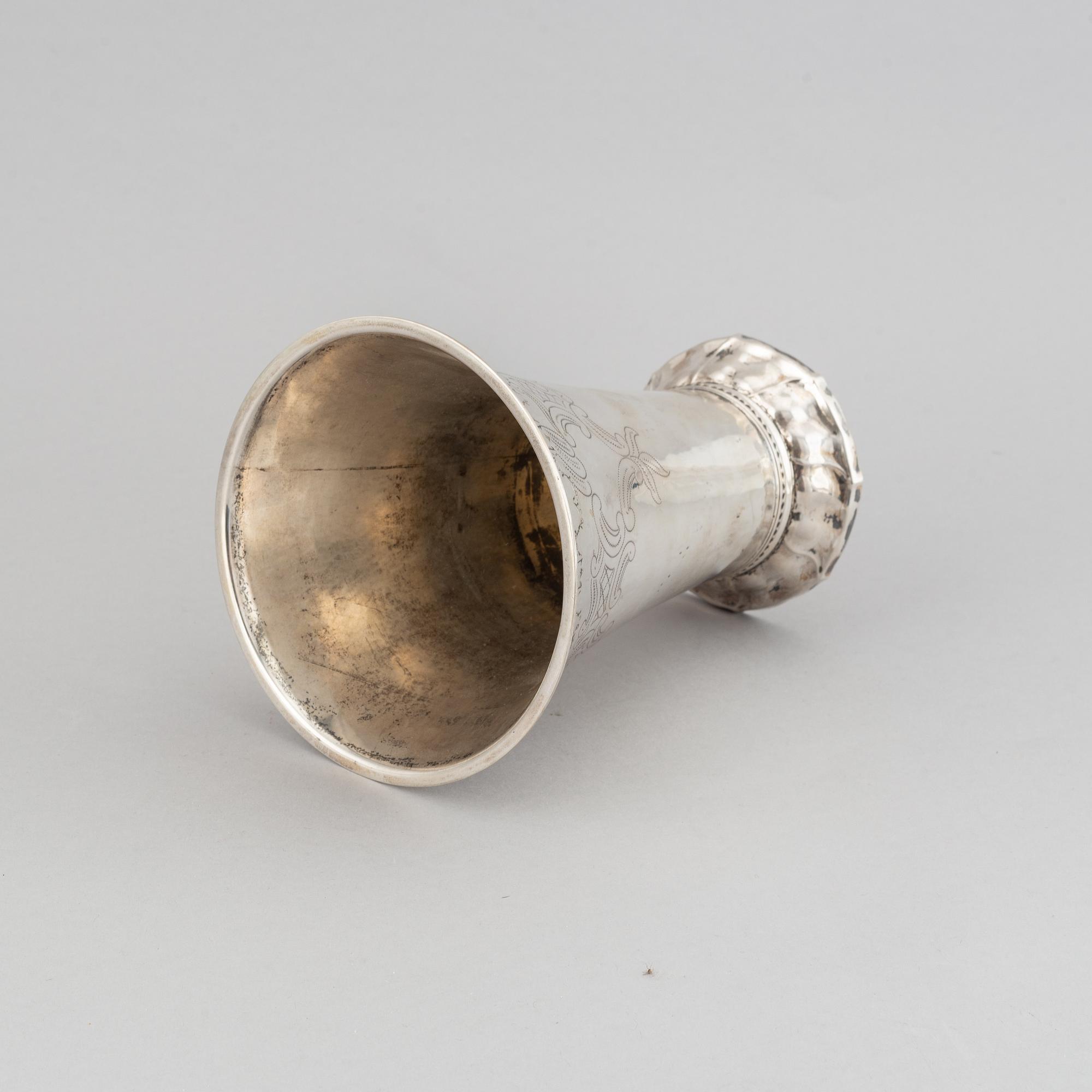 K Anderson, a silver beaker, Stockholm, 1932.