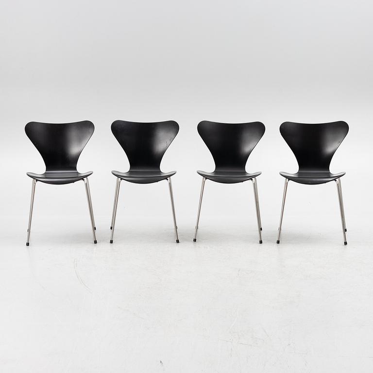 Arne Jacobsen, stolar 4 st. "Sjuan", Fritz Hansen 2008.