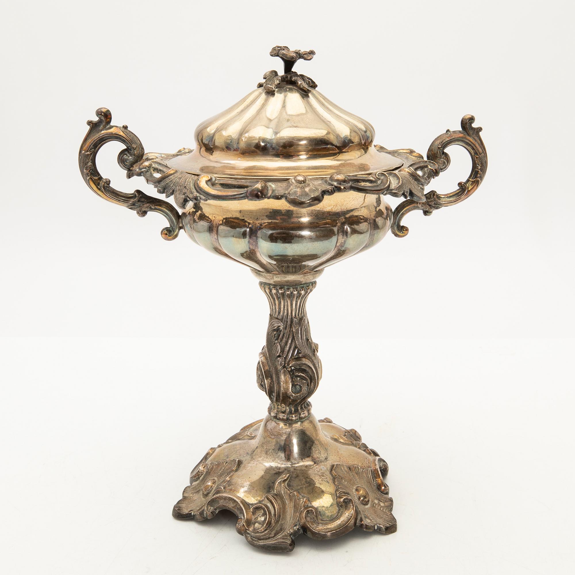 Strösockerskål, silver, Christian Hammer, Stockholm, 1868.