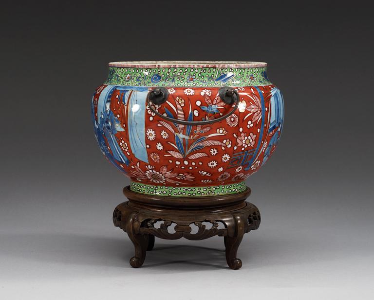 A 'Clobbered' censer, Qing dynasty, Kangxi (1662-1722).