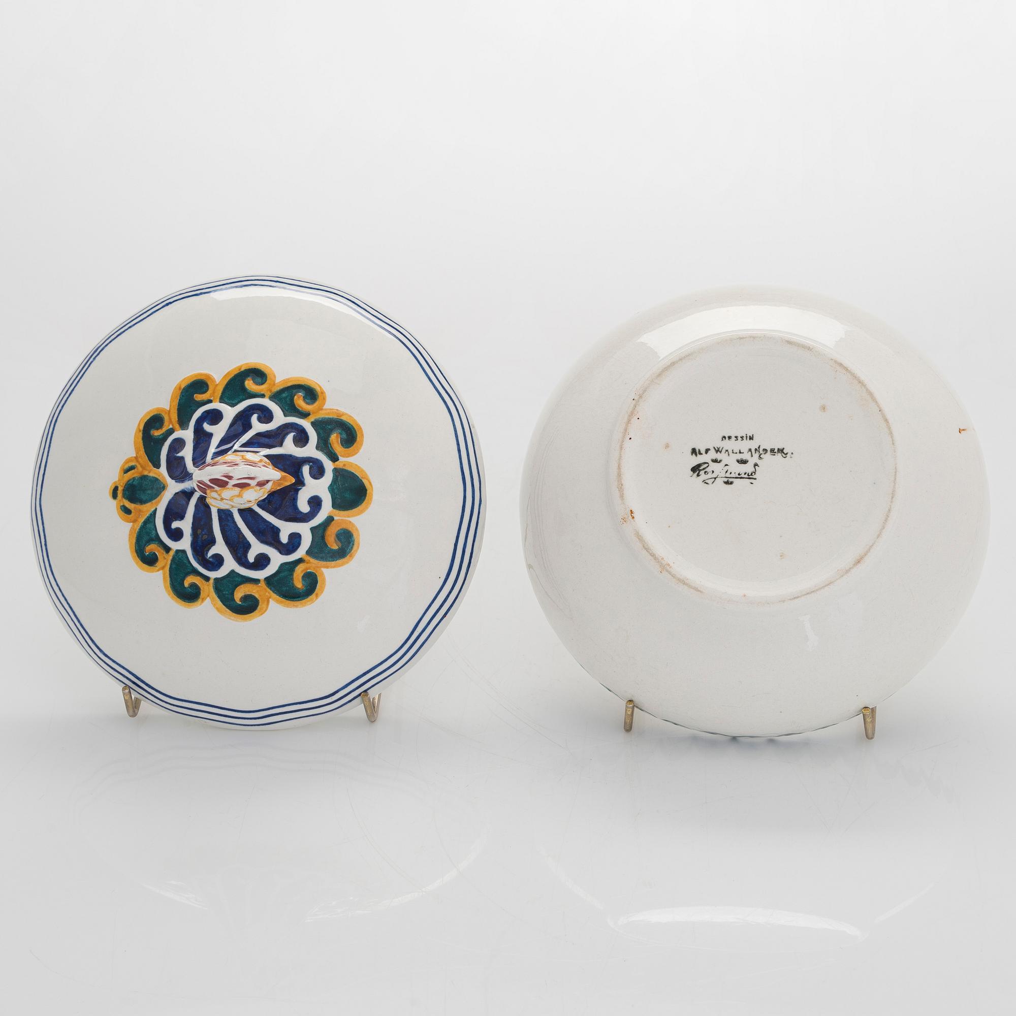 Alf Wallander, a flintware bowl with lid, Rörstrand, early 20th century.