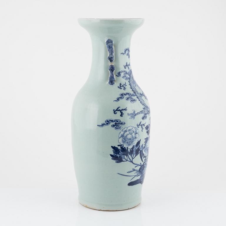 Golvurna, porslin, Kina, 1800-tal.