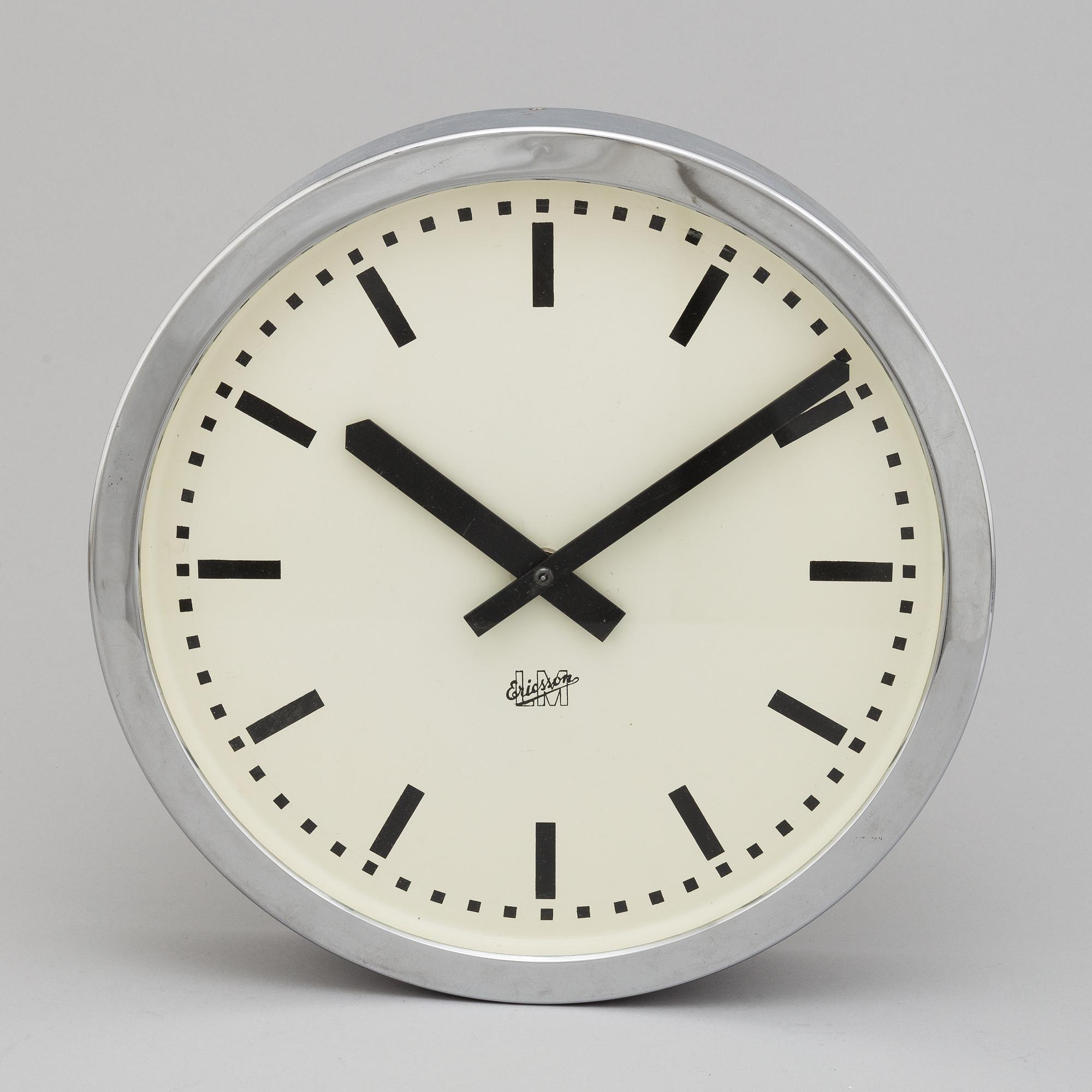 VÄGGKLOCKA, metall, märkt LM Ericsson, 1960-tal.