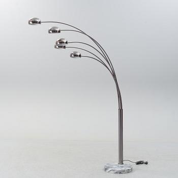 GOLVLAMPA, troligen "Gustav" av Ateljé Lyktan,1970-/1980 tal.