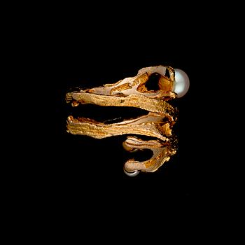 BJÖRN WECKSTRÖM, RING, "Octobus", cultured pearls, 14K gold. Lapponia 1972.