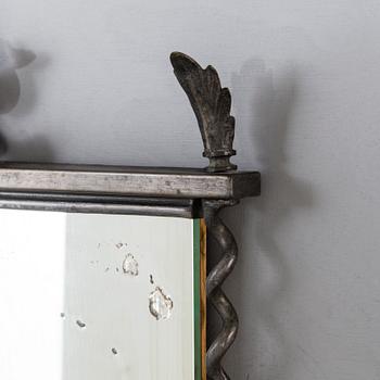 A 1930s Art Deco mirror, probably Taidetakomo Hakkarainen.