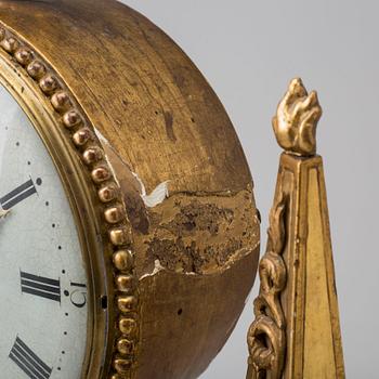 A late gustavian table clock, signed Beurling, Stockholm. Late 18th / early 19th century.